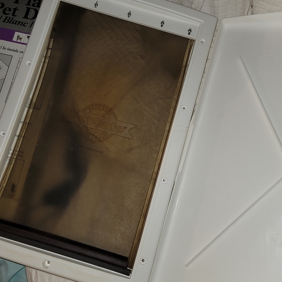 Large Pet Safe Plastic Pet Door/Cover - Picture 3 of 3